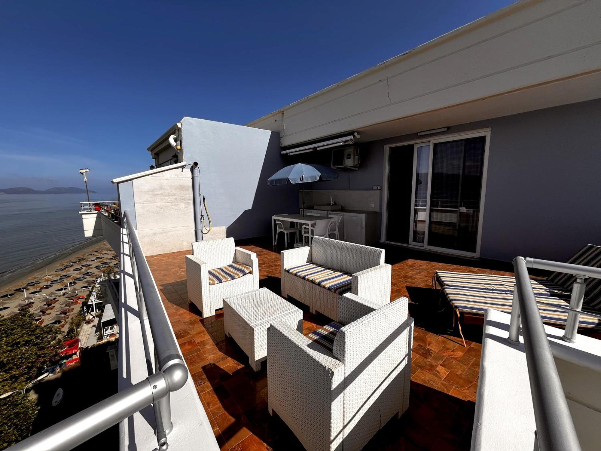 Sky & Sea Viewing Apartment Vlorë 외부 사진